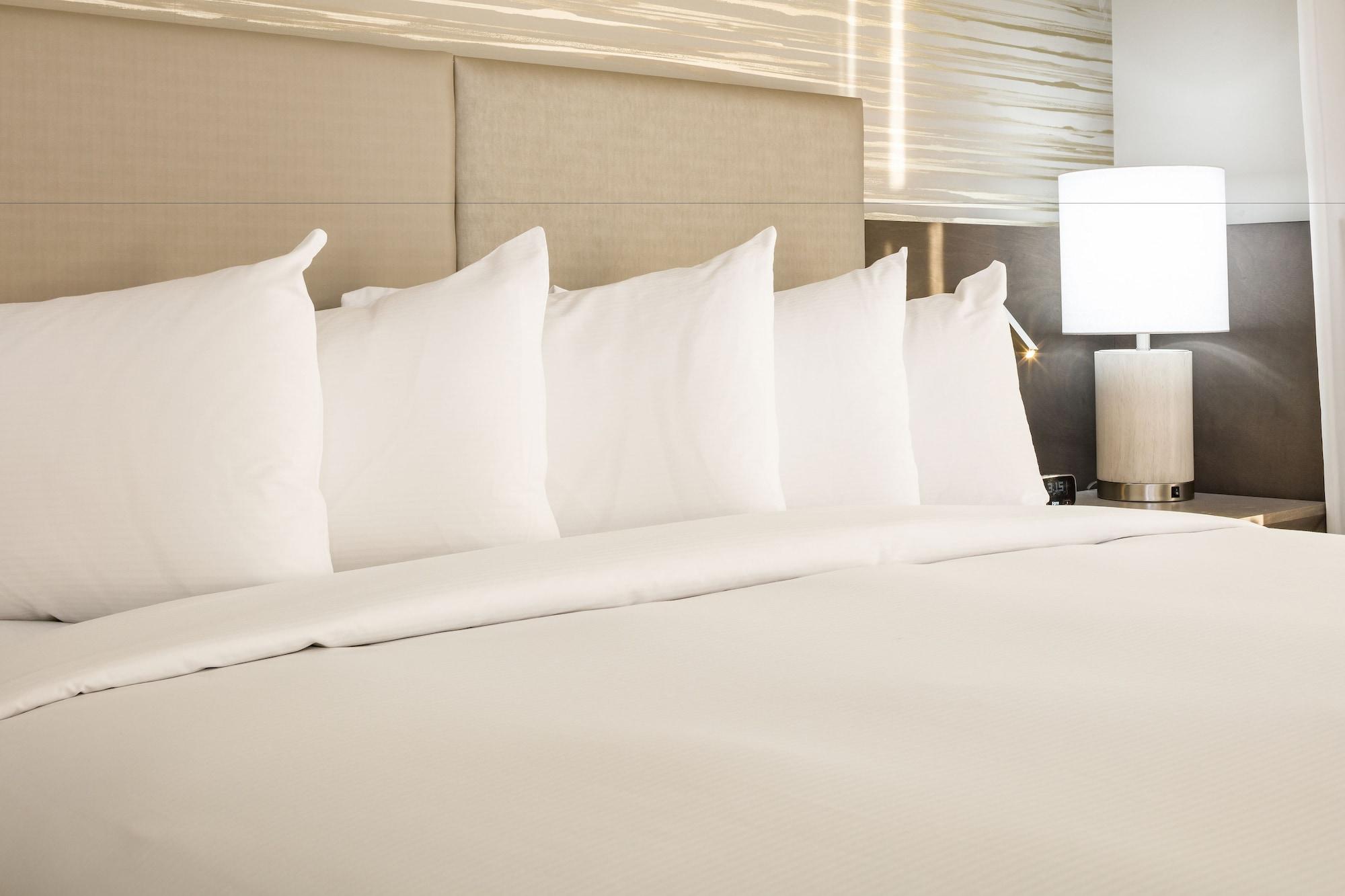 Doubletree By Hilton Boston Logan Airport Chelsea Hotell Eksteriør bilde