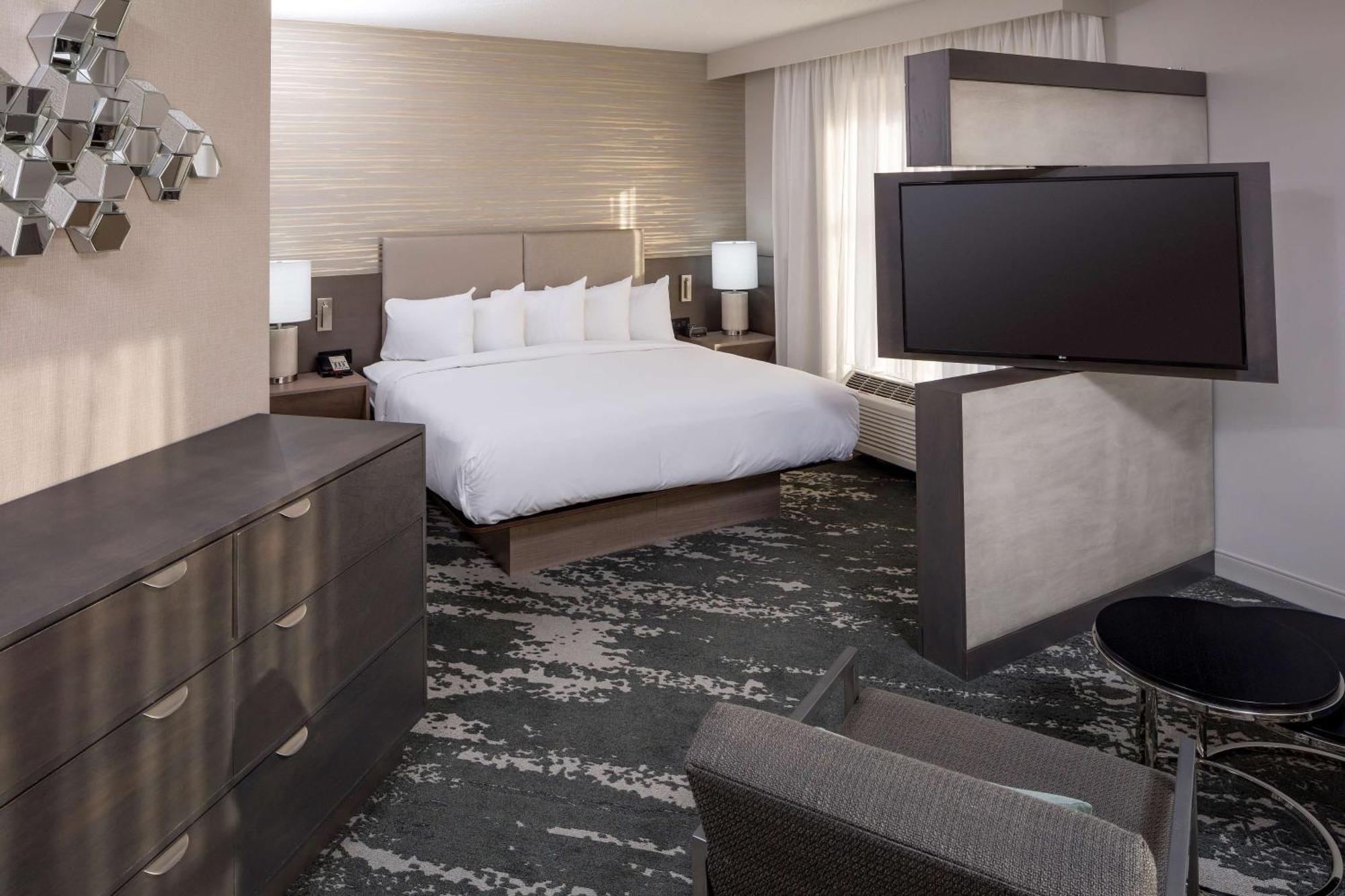 Doubletree By Hilton Boston Logan Airport Chelsea Hotell Eksteriør bilde